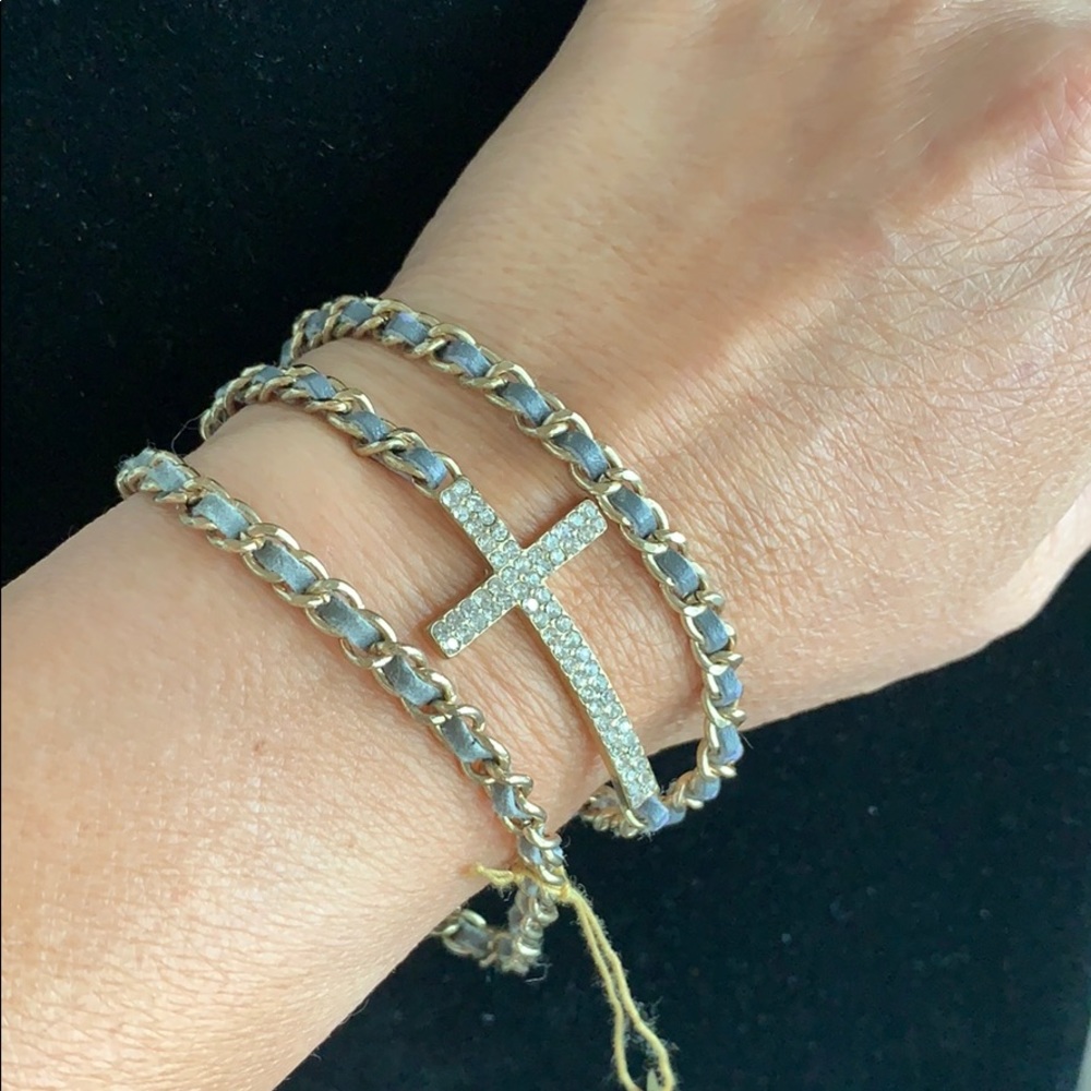 Wraparound gold diamond cross bracelet ✨